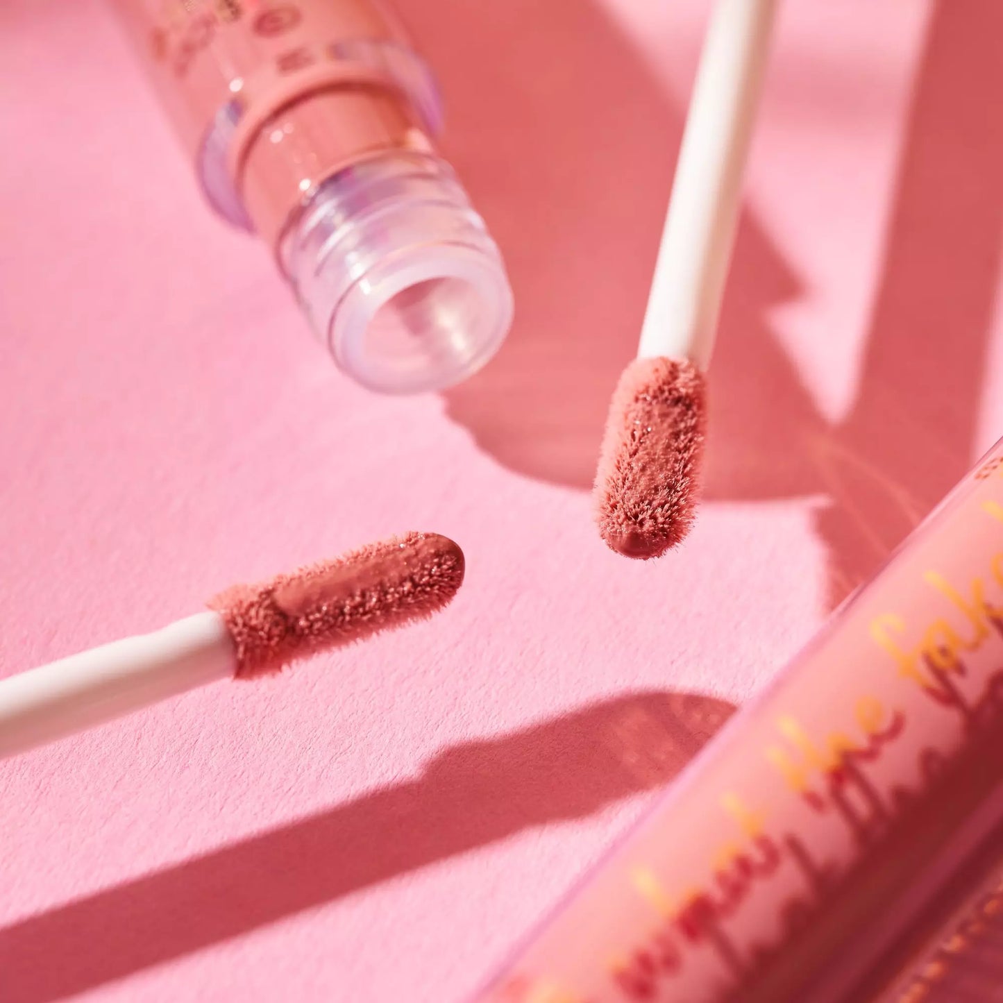 Essence What the fake! LUCIDALABBRA EFFETTO VOLUMIZZANTE 02 oh my nude